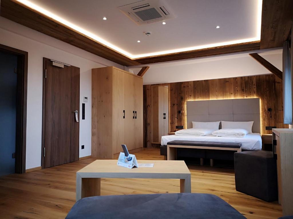 
Ein Bett oder Betten in einem Zimmer der Unterkunft Landgasthof Hotel Scheubel
