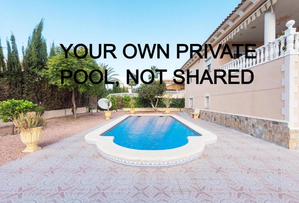 Basen w obiekcie 5 Star Alicante Own Private Pool lub w pobliżu