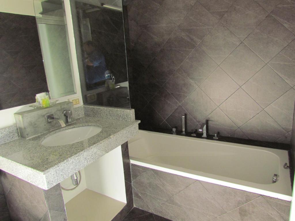 The Front Hotel and Apartments - Resim 45