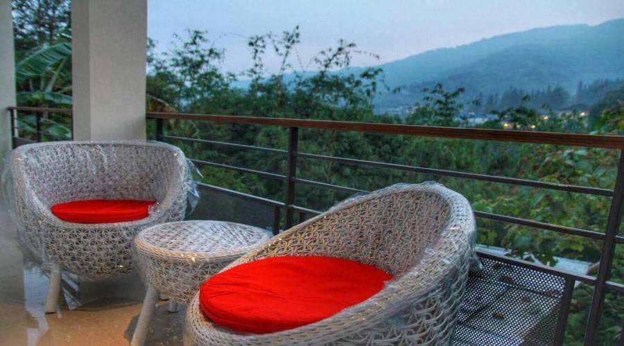 Nespecifikovaný výhled na hory nebo výhled na hory při pohledu z hotelu