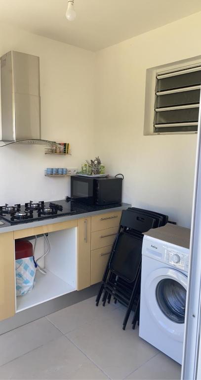 Kuchyň nebo kuchyňský kout v ubytování Chez Hugo, bel appartement très bien situé pour visiter la Martinique en journée et dormir la nuit