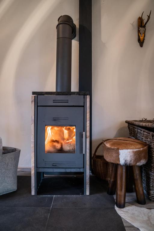 Fotografia z galérie ubytovania Chalet Happy Family, secluded location, 15 min to salzburg and just short to t lakes sound of music, BBQ&bikes&sunbeds for free, up to 14p v destinácii Golling an der Salzach