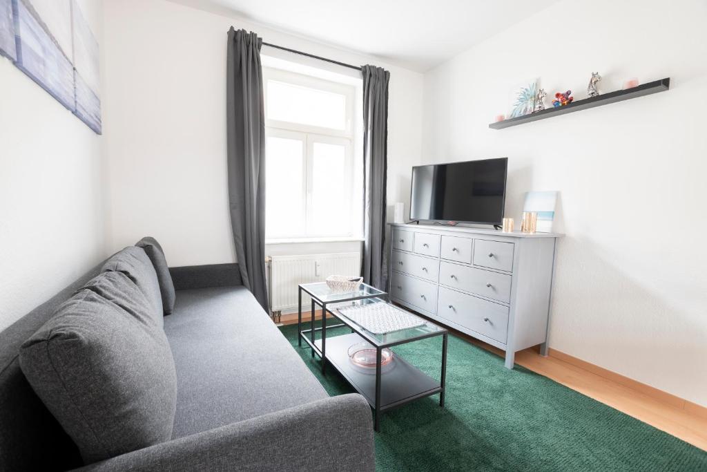 gemütlich und modern mit großem Balkon - Hizvo