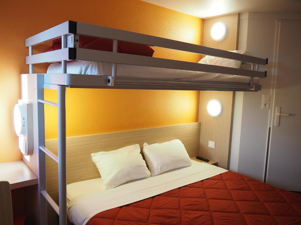 Premiere Classe Saumur - Triple Room (1 Double Bed + 1 Single Bed)