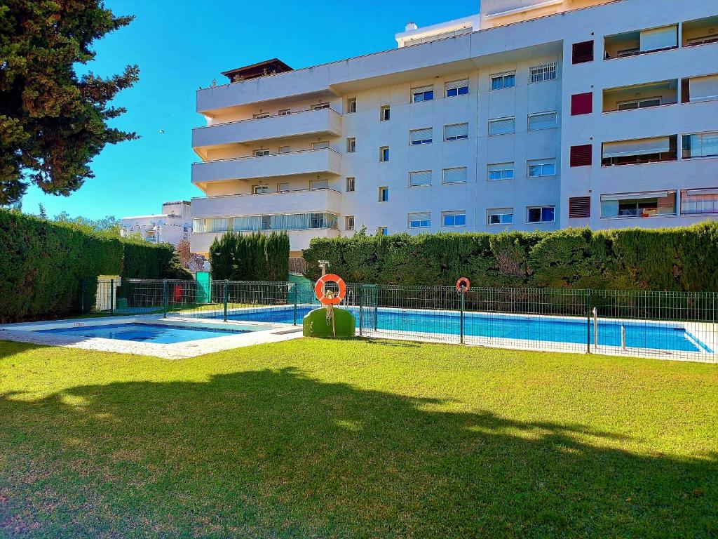 Cozy 2-bed 2-bathroom apartment in sunny Marbella, Marbella ...
