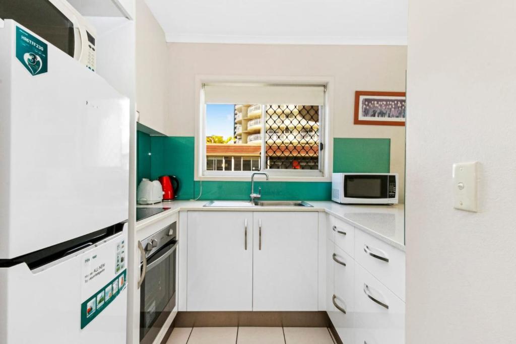Gallery image of Superb 1 Bedroom Apartment near the Beach in Gold Coast