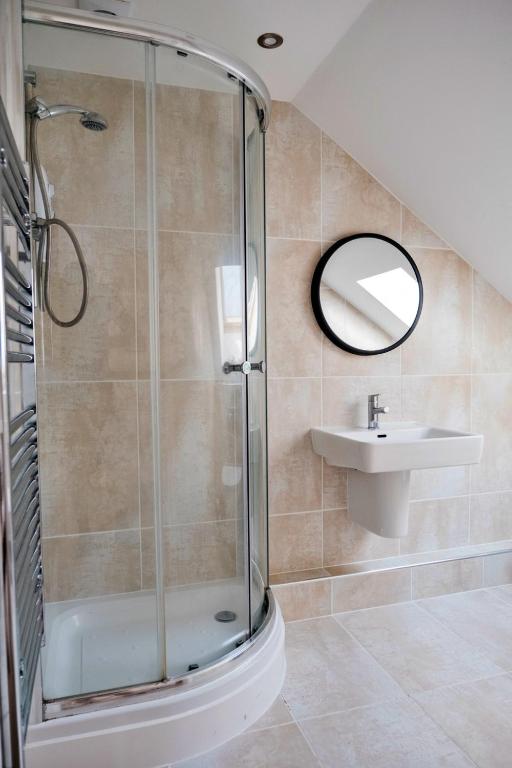 Koupelna v ubytování Finest Retreats - Tolcarne Stay - Luxury Newquay Apartment