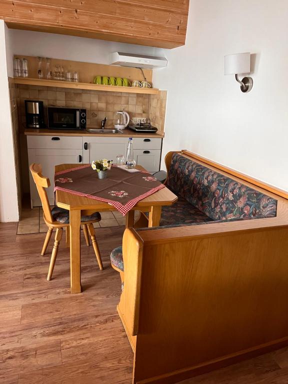Kuchyň nebo kuchyňský kout v ubytování Hotel Löwen