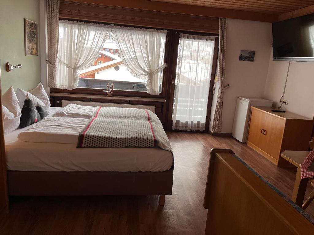 Postel nebo postele na pokoji v ubytování Hotel Löwen