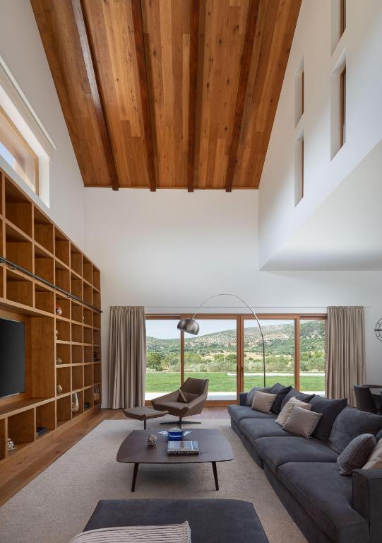 Posedenie v ubytovaní Luxury Villa Silence with Heated Pool