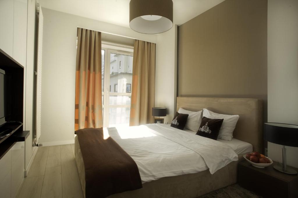 Platinum Residence - Deluxe One-Bedroom Apartment