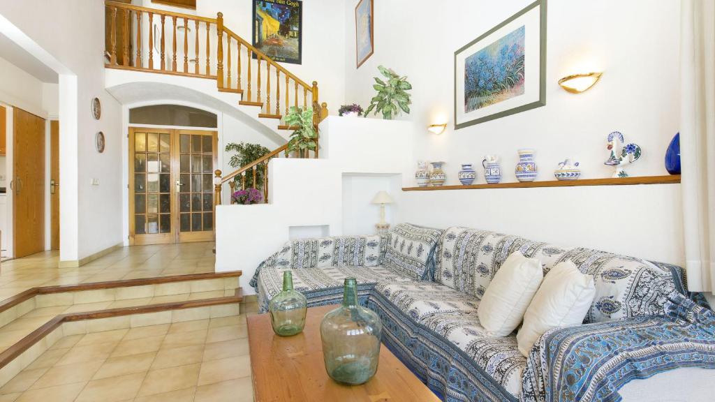 A seating area at 2Nur - Blanes