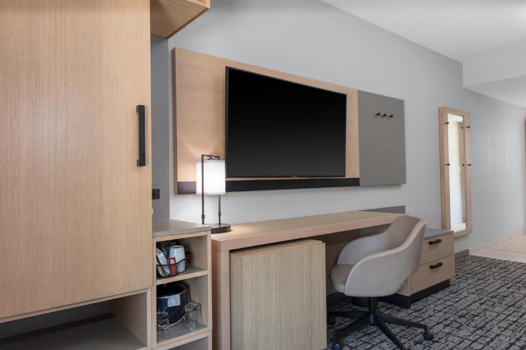 Hyatt Place Charlotte University Research Park photo
