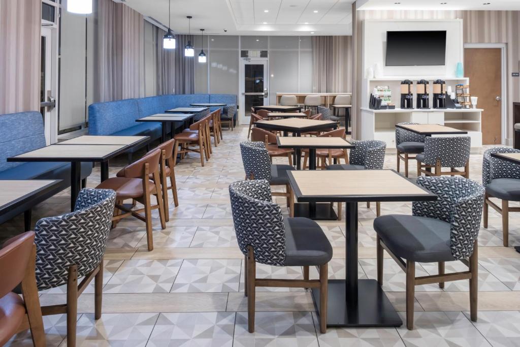 Hyatt Place Charlotte University Research Park photo