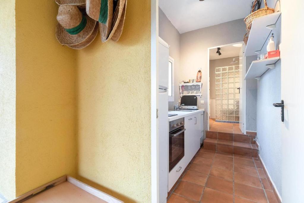 Kuchyňa alebo kuchynka v ubytovaní Casa Xixella a 15 min de Sitges