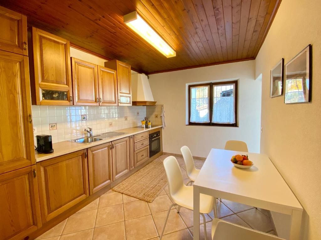 Kuchyň nebo kuchyňský kout v ubytování Casa Edi