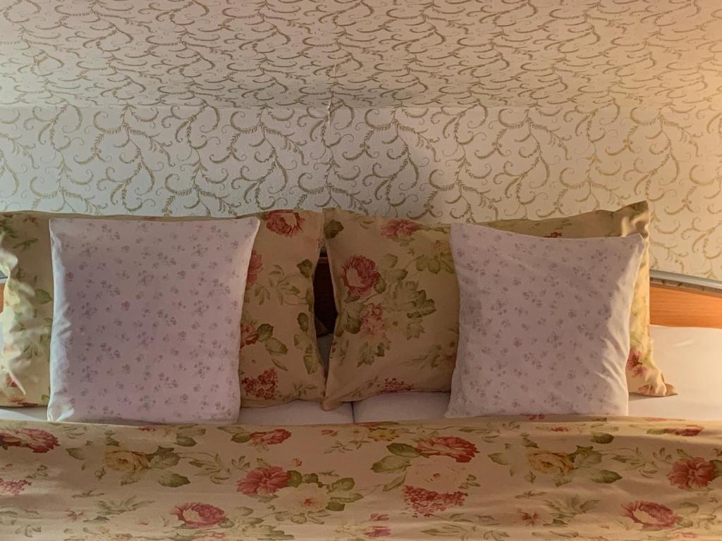 Łóżko lub łóżka w pokoju w obiekcie Hotel Penzion Trámky