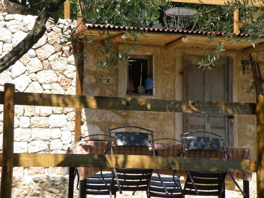 Patio lub wspólna przestrzeń na świeżym powietrzu w obiekcie Ca' Spina: Sweet Home in Valpolicella