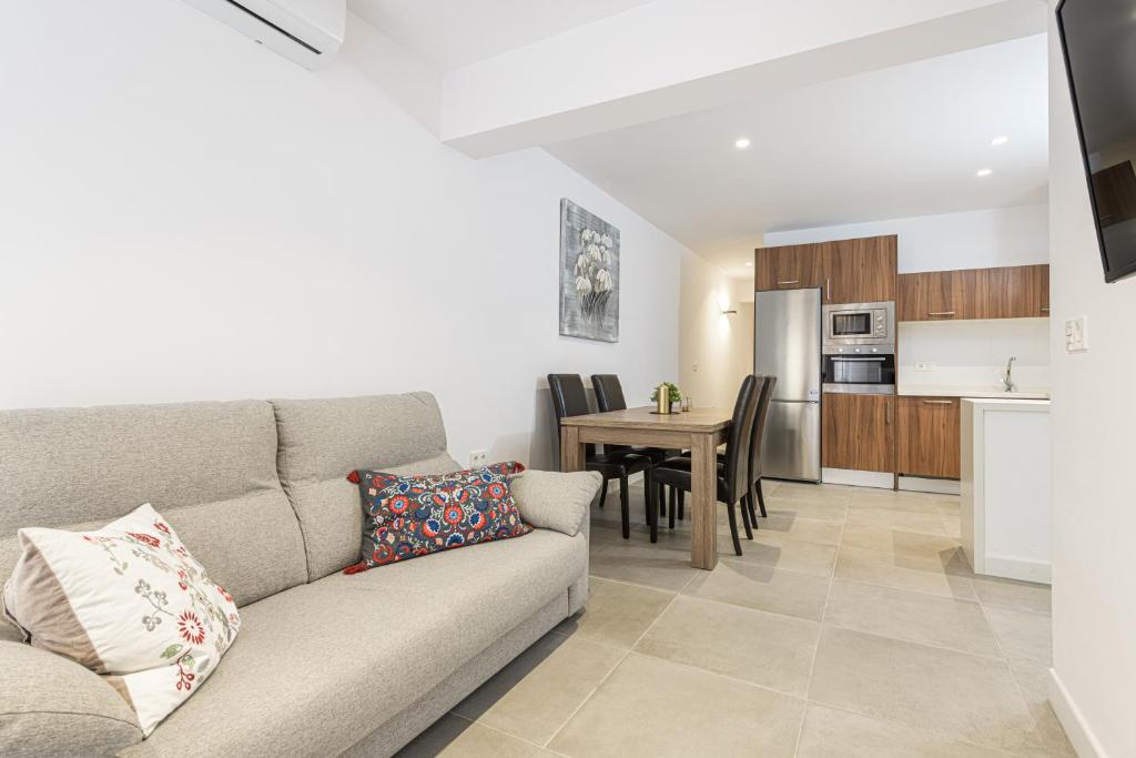 Kuchyň nebo kuchyňský kout v ubytování WintowinRentals Malaga Center, Comfortable and Renovated