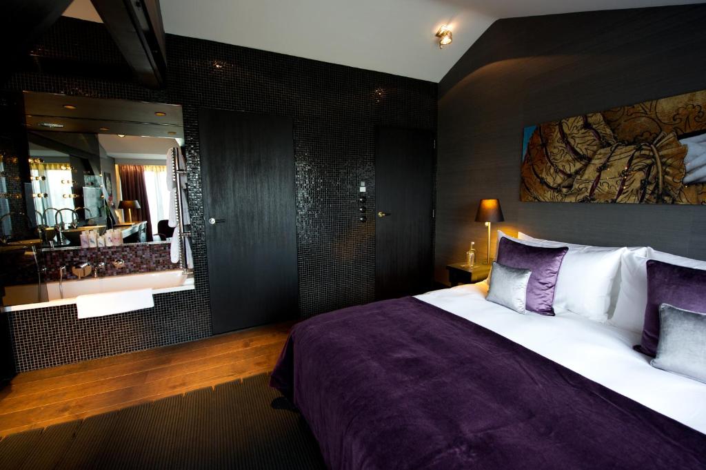 Canal House - Deluxe Double Room