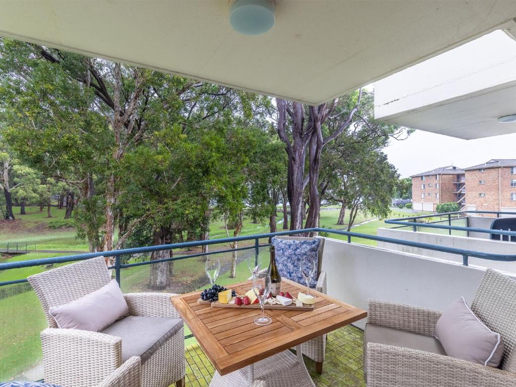 Apartment Mistral Court 7 fantastic unit on Little Beach, Nelson Bay