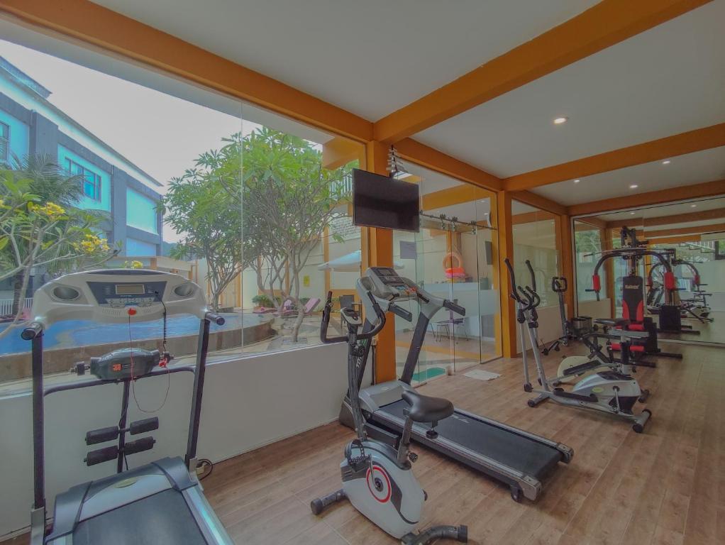 Fitness centrum a/nebo fitness zařízení v ubytování Truntum Padang