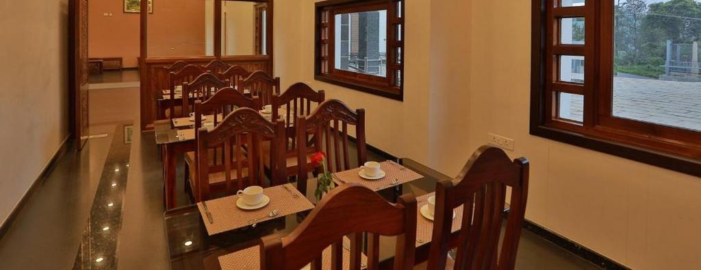 Restaurace v ubytování Lemongrass inn munnar
