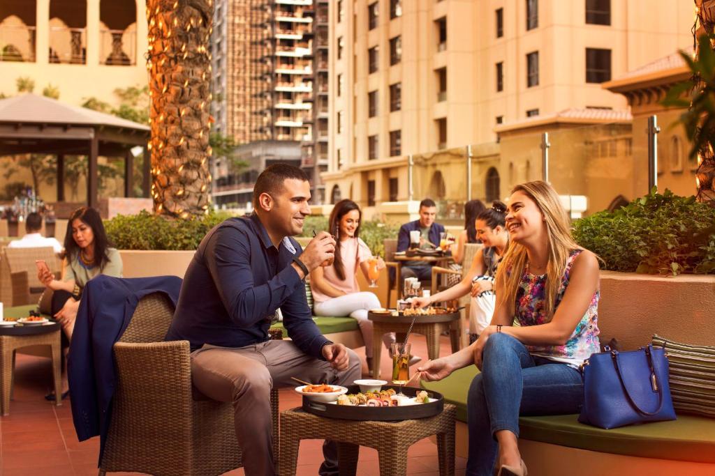 Hosté ubytování Amwaj Rotana, Jumeirah Beach - Dubai