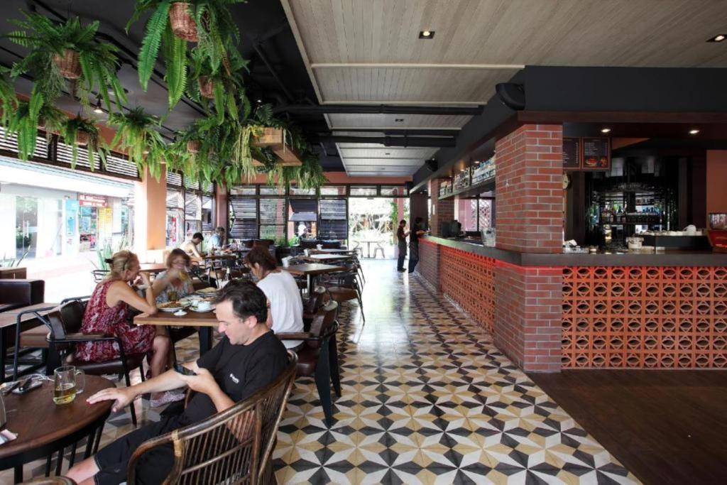 Rambuttri Village Plazaにあるレストランまたは飲食店