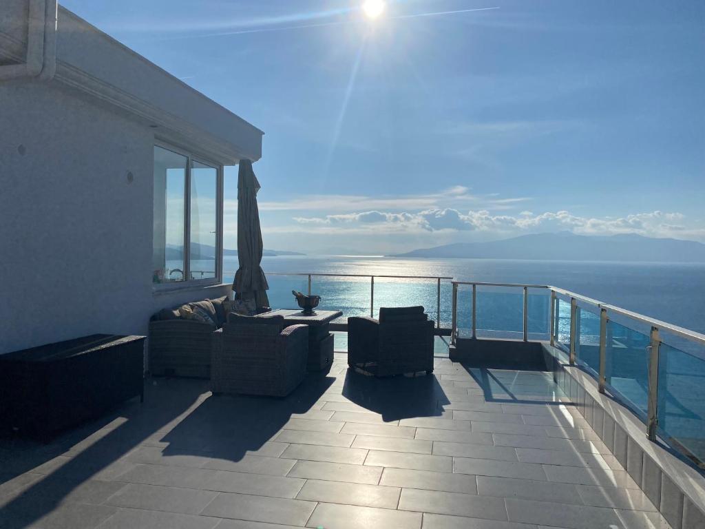 Rocknest Sea View Penthouse - Imazhi 8