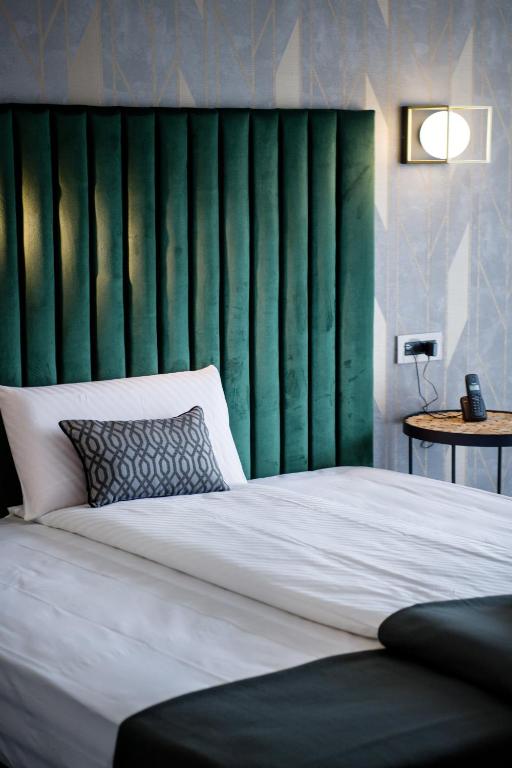 
Double Art with Balcony 
