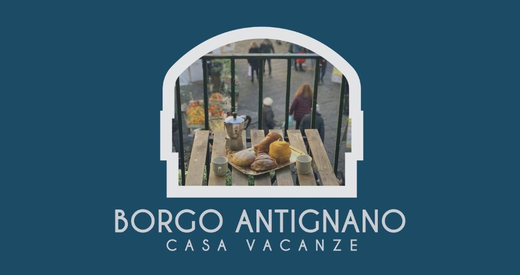 ナポリにあるBorgo Antignanoの窓(テーブル、パンのバスケット付)