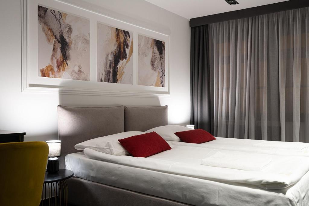 SAVOY residence - Zimmer Mit Kingsize-Bett Und Whirlpool