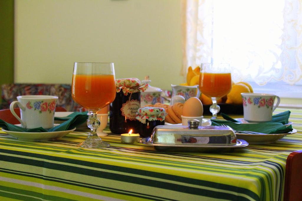 Makanan di atau di tempat lain dekat apartemen
