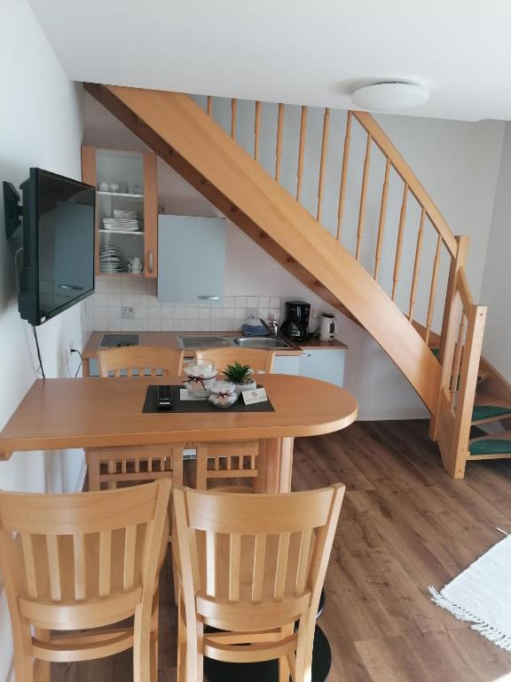 Kuchyň nebo kuchyňský kout v ubytování Jugendgästehaus Tauernruh