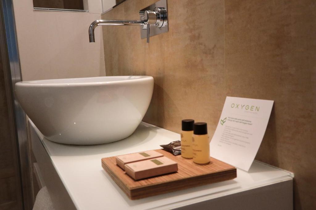 Koupelna v ubytování Oxygen Lifestyle Hotel
