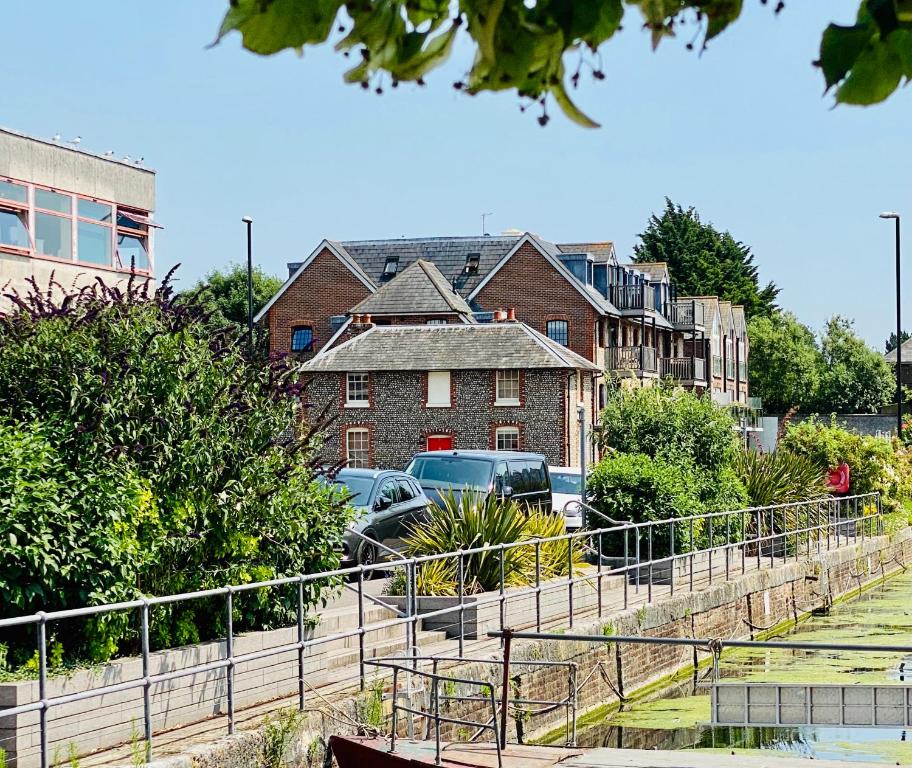 Central Chichester Character House