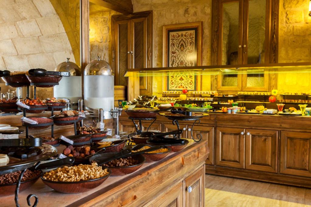 Comida en o cerca de este hotel