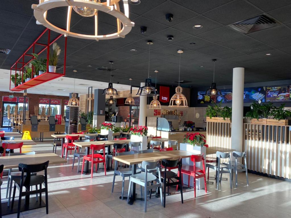Restauracja lub miejsce do jedzenia w obiekcie Hotel Picaro Żarska Wieś Południe A4 kierunek Polska