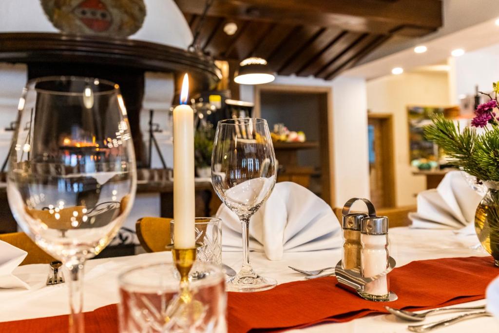 Nápoje v ubytování Alpenhotel Ensmann