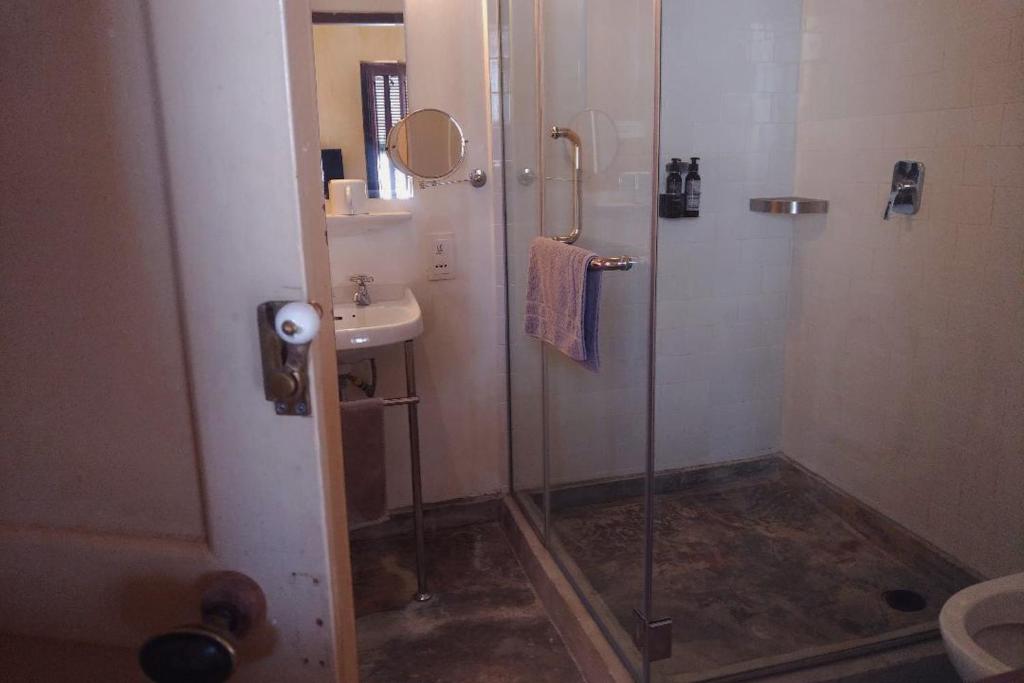 Ren I Tang Heritage Inn - Twin Room