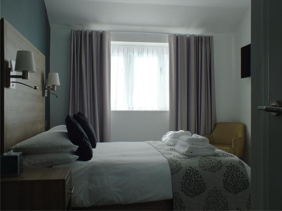 The Piebald Inn - 