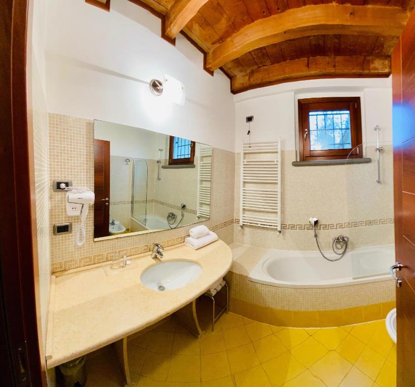 Koupelna v ubytování Country Hotel Castelbarco