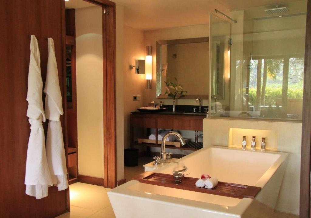 Alila Diwa Goa - A Hyatt Brand - 家庭双人室和露台