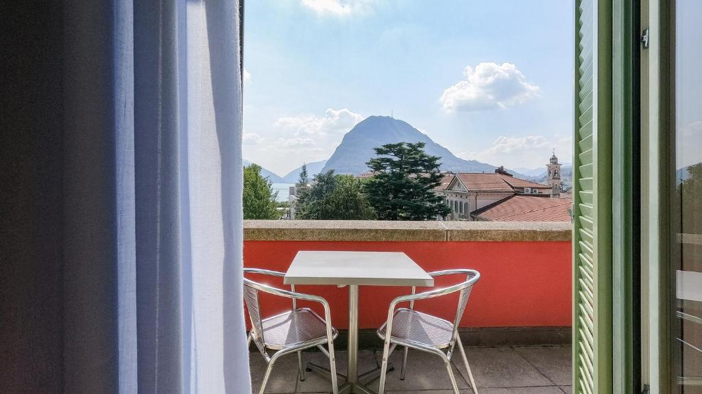 Üldine mäevaade või majutusasutusest Hotel Pestalozzi Lugano pildistatud vaade