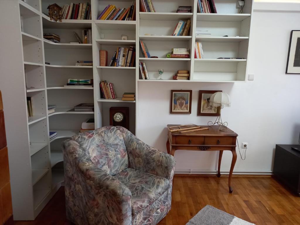 Posedenie v ubytovaní Apartman Mislav. Udoban apartman u centru grada.