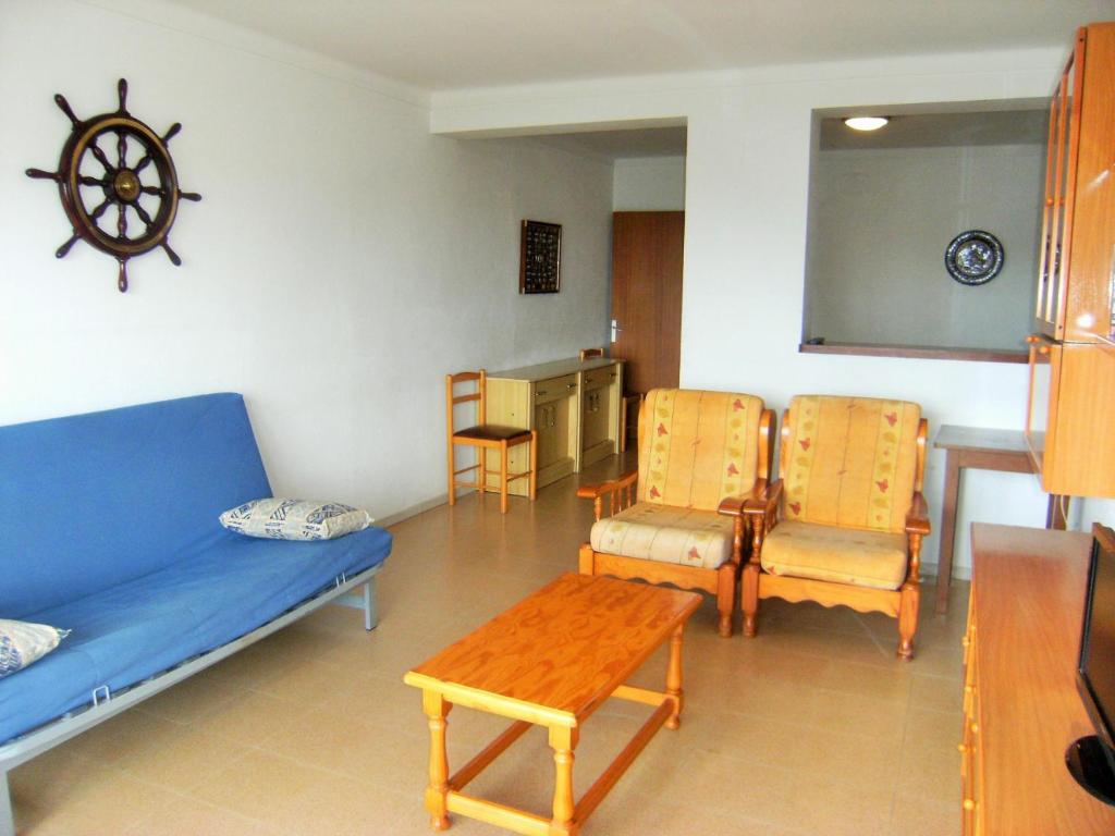 A seating area at Marina 1-B