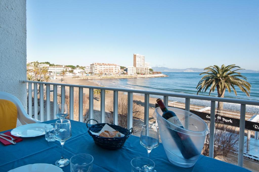 Apartment ESCALA PARK, LEscala, Spain - Booking.com