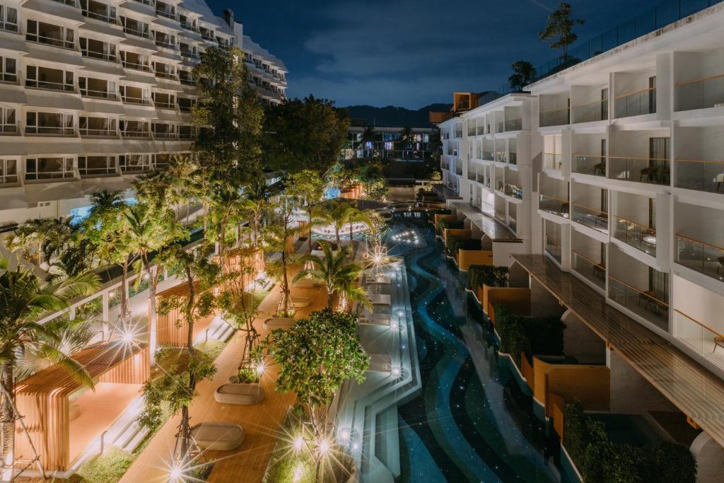 Andaman Embrace Patong, Phuket - Resim 8