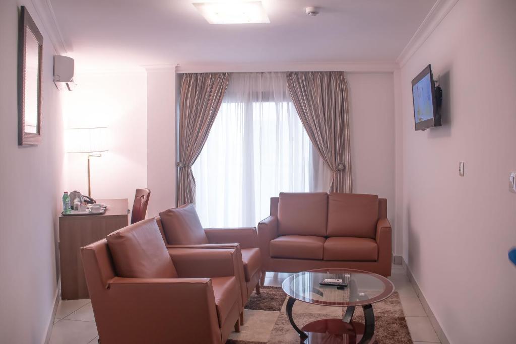 Posezení v ubytování FAYA Hotel